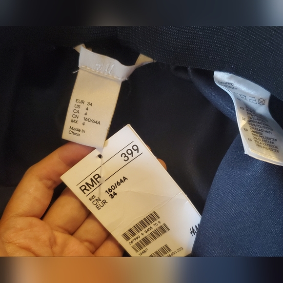 NWT skirt, A-line, size 4 / S - Picture 2 of 2